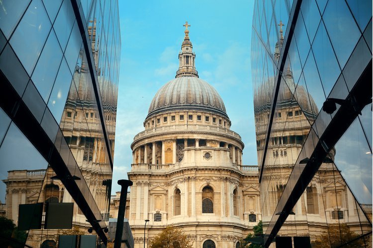 Guided Tour of the Financial District of London + Thames River Cruise