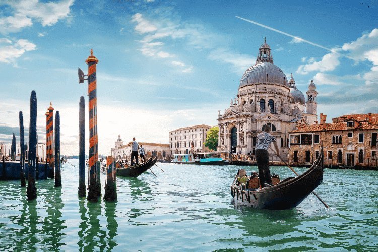Train excursion to Venice and Verona from Milan