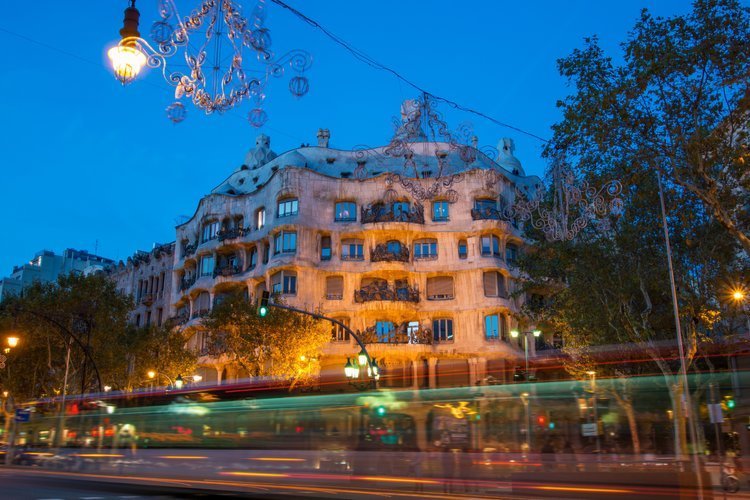 Night Guided Tour and Show at La Pedrera - Casa Milà