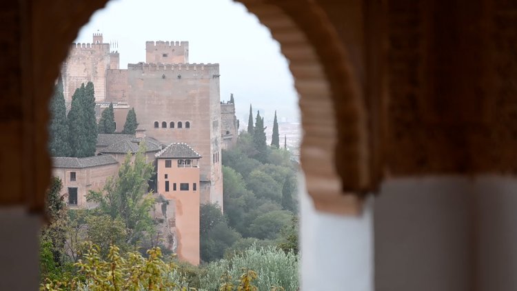 Alhambra Private Visit: Full Entry with Official Guide