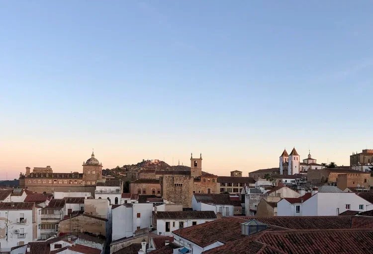 Tour Cáceres Completo: Tour esencial + Judería + Tour Atardecer