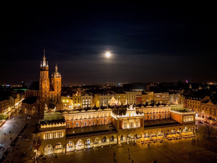 Tour Nocturno por Cracovia + Cata de Vodkas