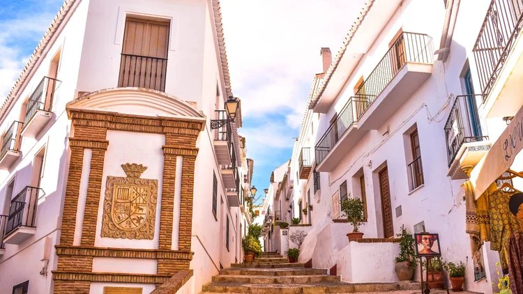 Excursión a Nerja y Frigiliana desde Málaga