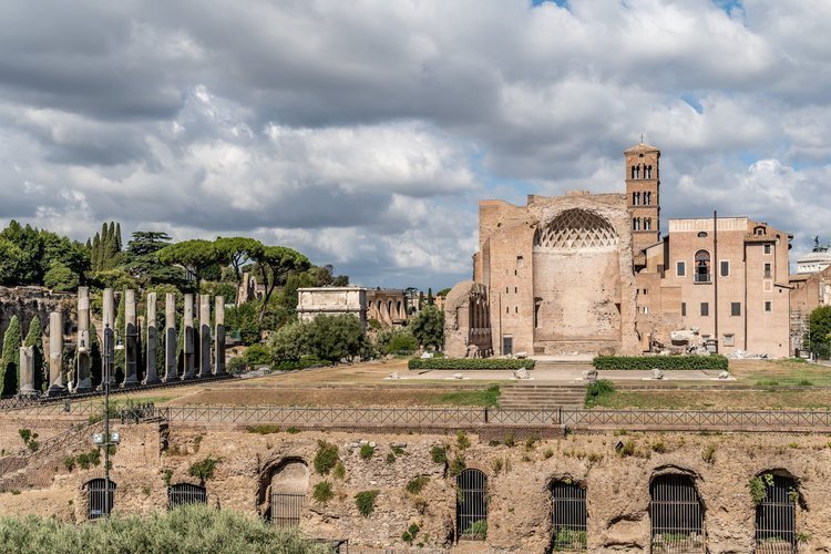 Visita Guiada al Coliseo y el Foro Romano en Grupo Reducido