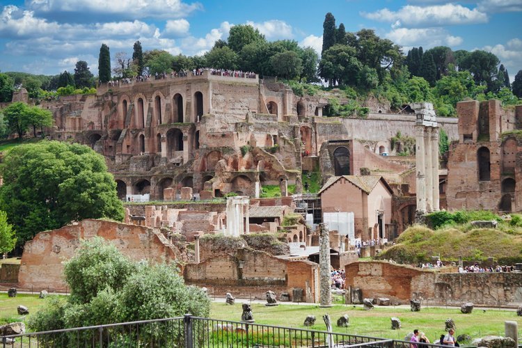 Visita Guiada al Coliseo y el Foro Romano en Grupo Reducido
