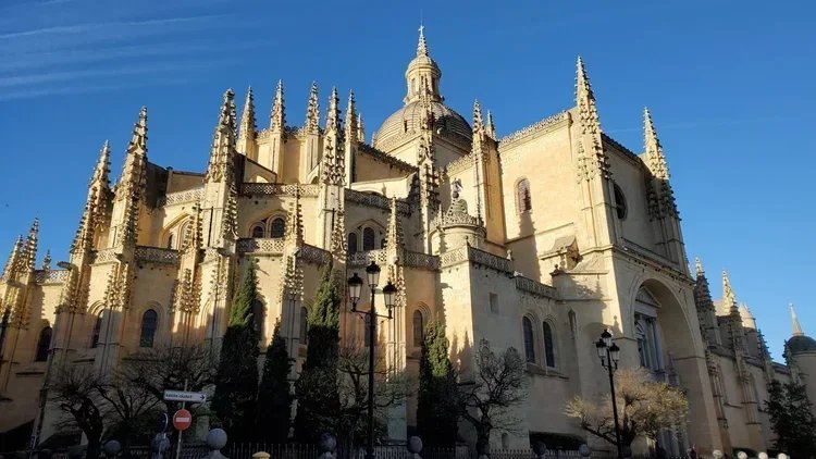 Essential Free Tour Segovia