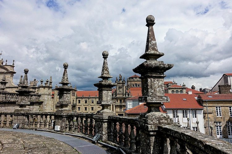 Free Tour Historic Center of Santiago de Compostela and Alameda