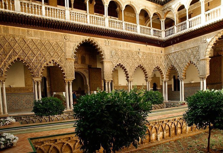 Visita Guiada por el Real Alcázar + Paseo en Barco por Sevilla