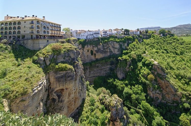 Excursión a Ronda y Setenil de las Bodegas desde Málaga
