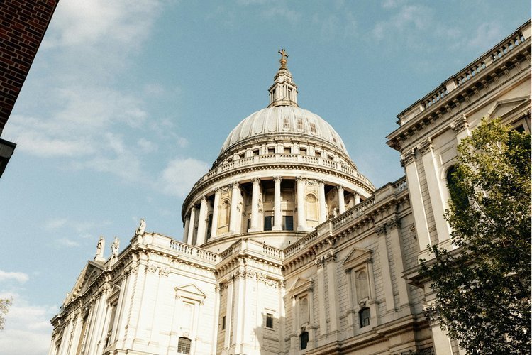 Guided Tour of the Financial District of London + Thames River Cruise