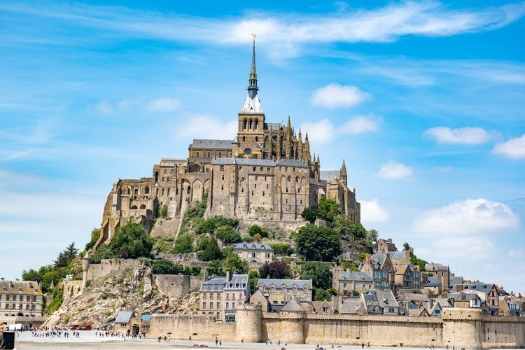 D-Day Beach and Mont Saint-Michel Tour from Paris