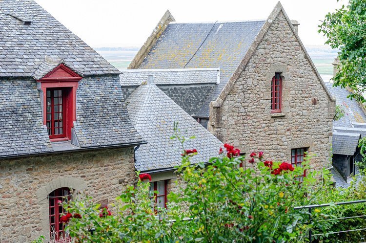 D-Day Beach and Mont Saint-Michel Tour from Paris