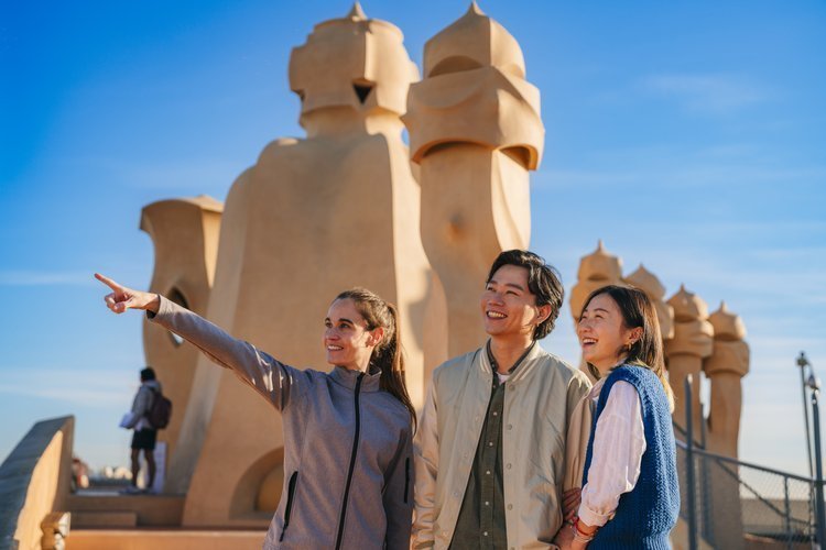 Guided Tour  La Pedrera - Casa Milà Sunrise: Early Morning Access