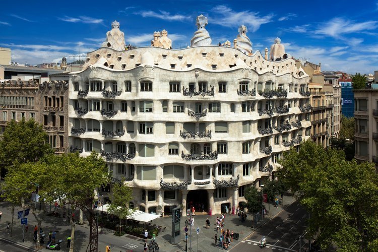 Guided Tour  La Pedrera - Casa Milà Sunrise: Early Morning Access