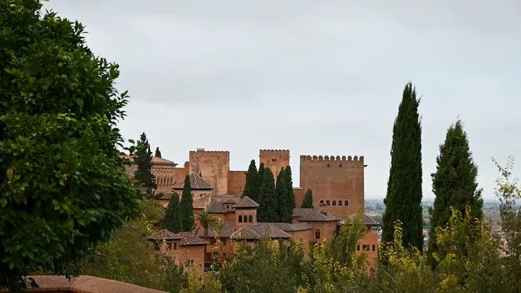 Day Trip to the Alhambra and Granada from Seville