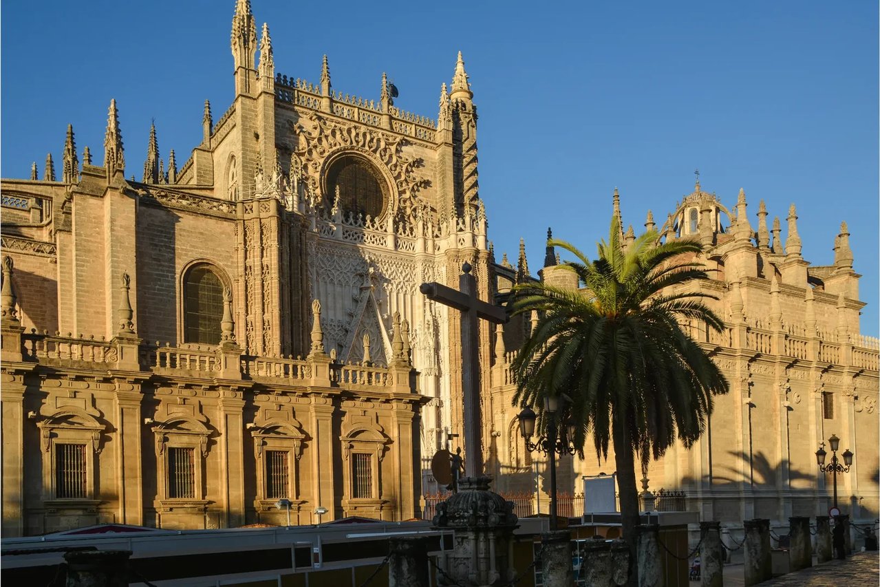 Tour por los Entornos del Real Alcázar, la Catedral de Sevilla y Judería