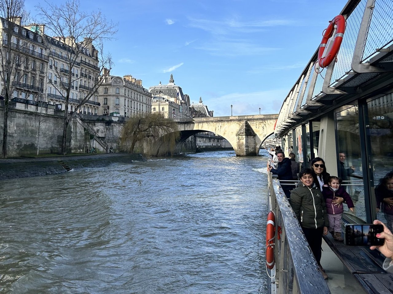 Billet au Musée du Louvre avec Audioguide + Croisière sur la Seine