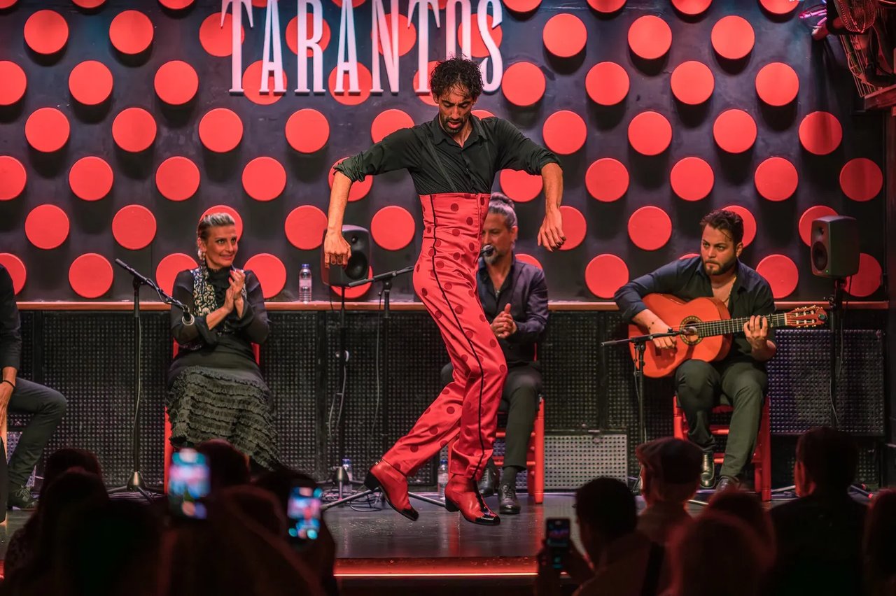 Show en tablao flamenco Los Tarantos en el centro de Barcelona