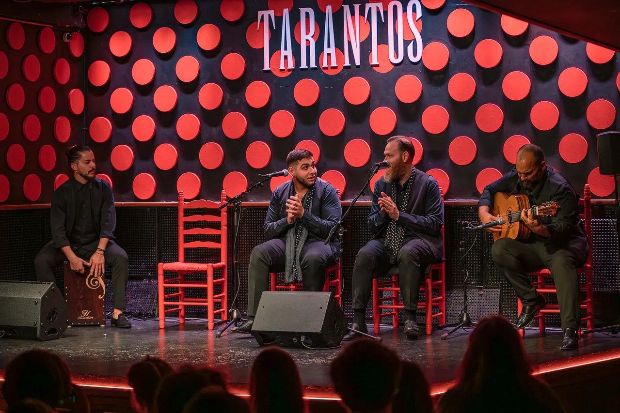 Show en tablao flamenco Los Tarantos en el centro de Barcelona