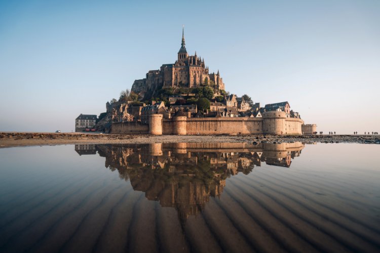 Entrada a la Abadía del Mont Saint-Michel de Francia con audioguía APP