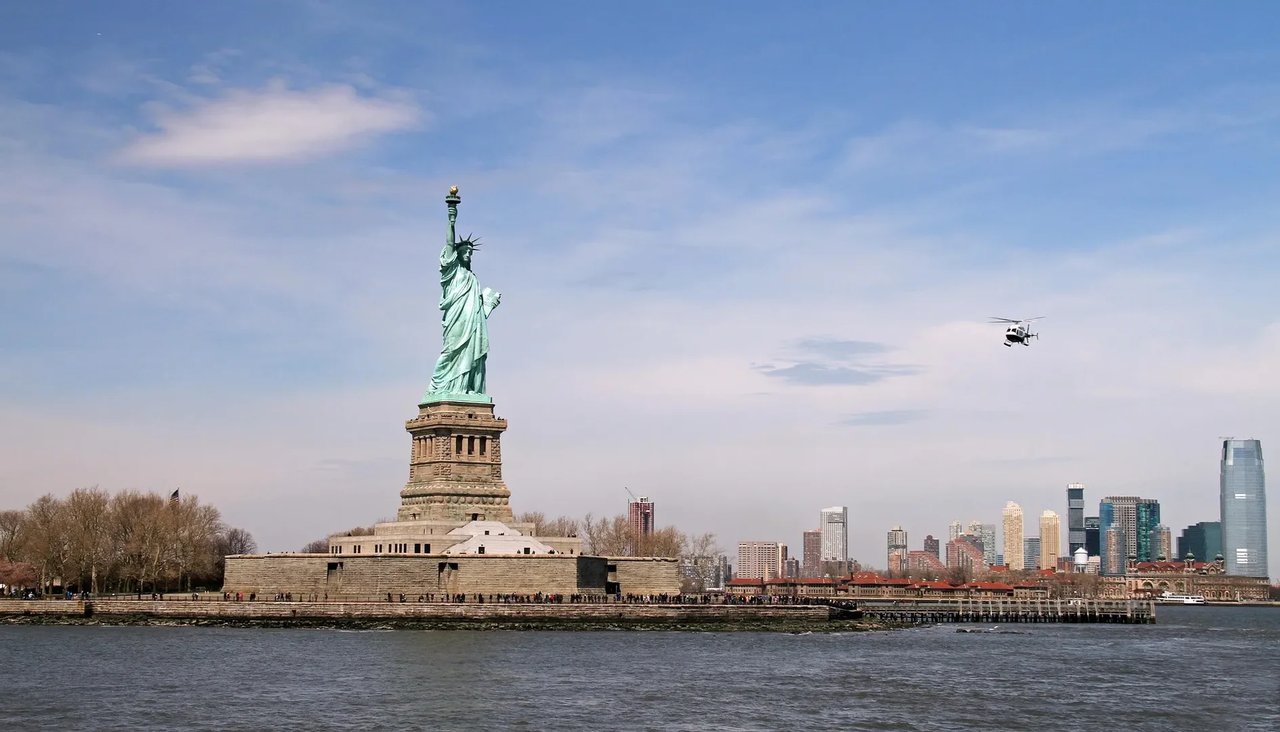 Estatua de la Libertad y Ellis Island: Entrada con Audioguía + Ferri