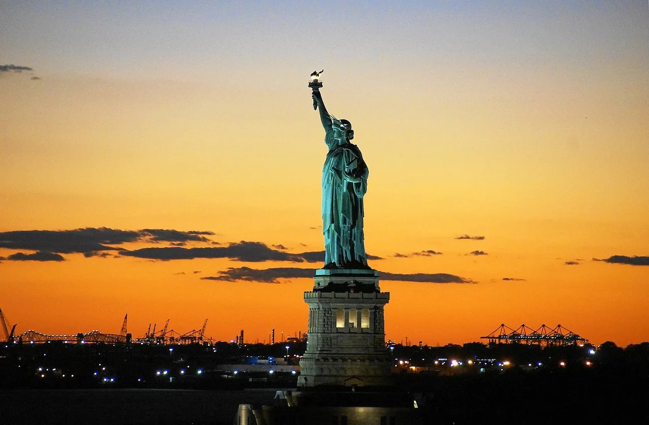 Estatua de la Libertad y Ellis Island: Entrada con Audioguía + Ferri