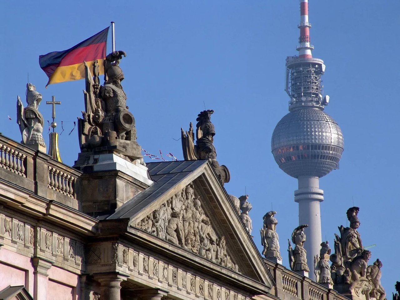 Entrada a la Torre de Televisión de Berlín + Restaurante Giratorio