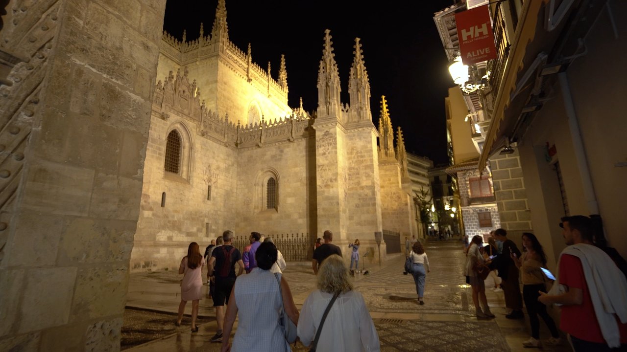 Free Night  Walking Tour of Albaicín