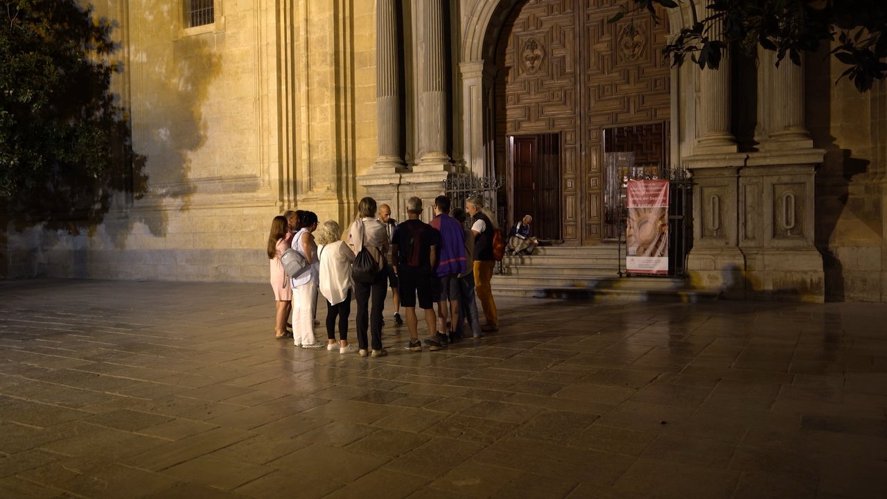 Free Night  Walking Tour of Albaicín