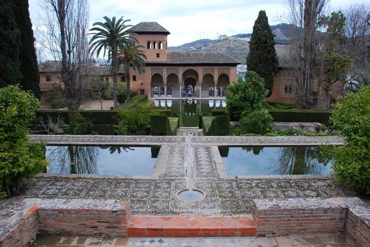 Day Trip to the Alhambra and Granada from the Costa Del Sol