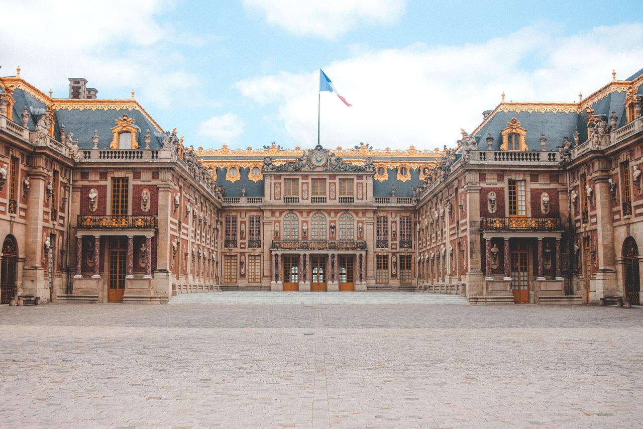 Guided Tour of the Palace of Versailles with Ticket Included
