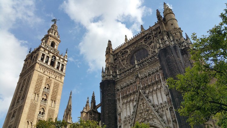 Visita guiada al Real Alcázar, Catedral y Giralda de Sevilla